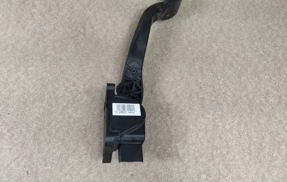 Peugeot 3008 I Accelerator throttle pedal 9671417080