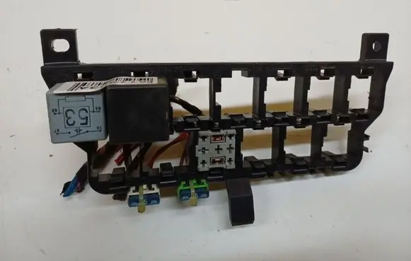 Volkswagen Golf IV Fuse box set 
