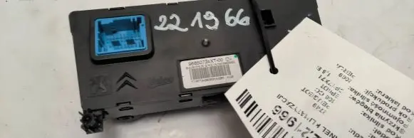 Peugeot 308 Climate control/heater control trim 96850724XT