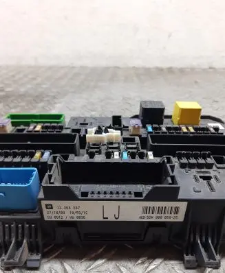 Opel Zafira B Fuse module