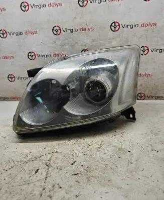 Toyota Avensis T220 Headlight/headlamp