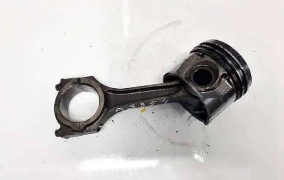Ford Mondeo Mk III Piston with connecting rod