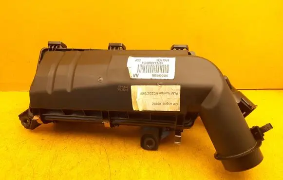 Peugeot 3008 III Air filter box 9850069380