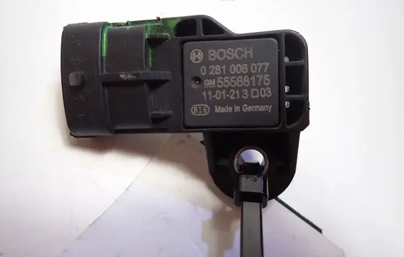 Opel Insignia A Air pressure sensor 0281006077