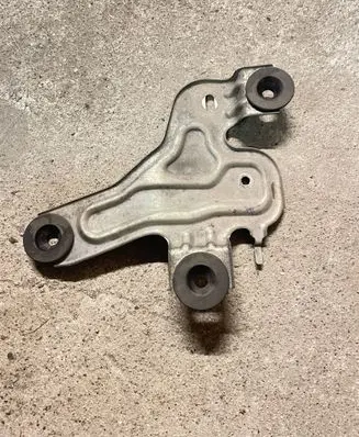 Mazda CX-7 Air filter cleaner box bracket assembly 