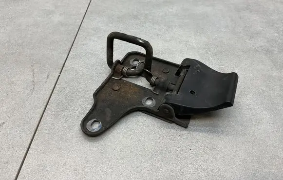 Skoda Octavia Mk3 (5E) Engine bonnet/hood lock/latch loop/hook 5E0823186C