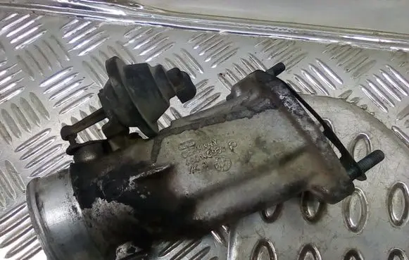Audi A6 S6 C5 4B Throttle valve 4B0145950