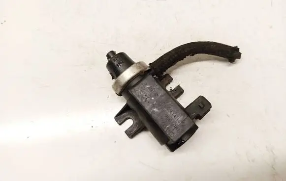 Volkswagen PASSAT B5 Turbo solenoid valve 1h0906627