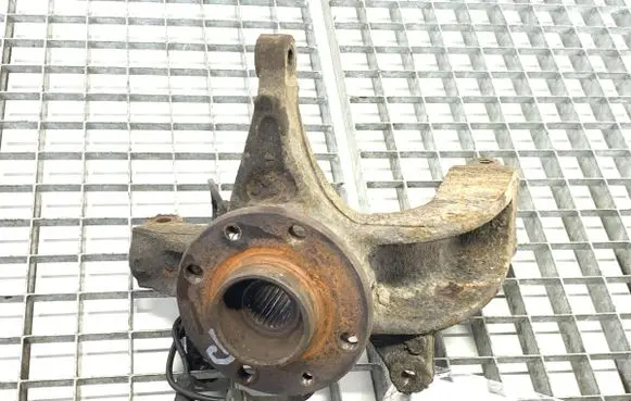 Front wheel hub spindle knuckle