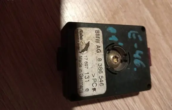 BMW 3 E46 Antenna control unit 8386546