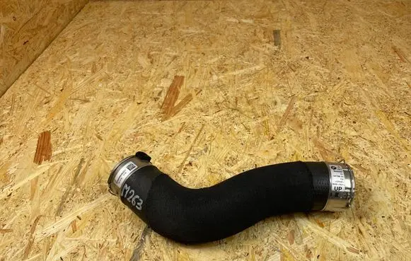 BMW X7 G07 Intercooler hose/pipe 8599392
