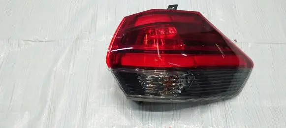 Nissan X-Trail T32 Rear/tail lights