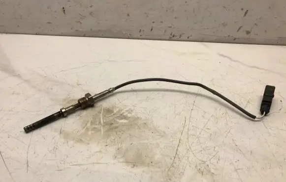 Audi A4 S4 B8 8K Exhaust gas temperature sensor 03L906088D