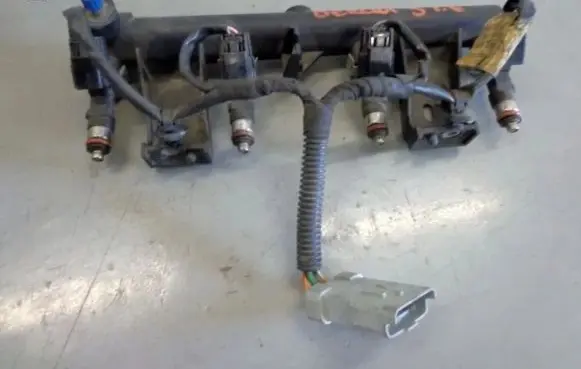Citroen Berlingo Fuel injector supply line/pipe 
