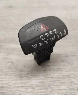 Nissan Primera Hazard light switch 06016