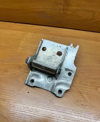 BMW 5 F10 F11 Radiator mount bracket 7186514 76314910 7207152