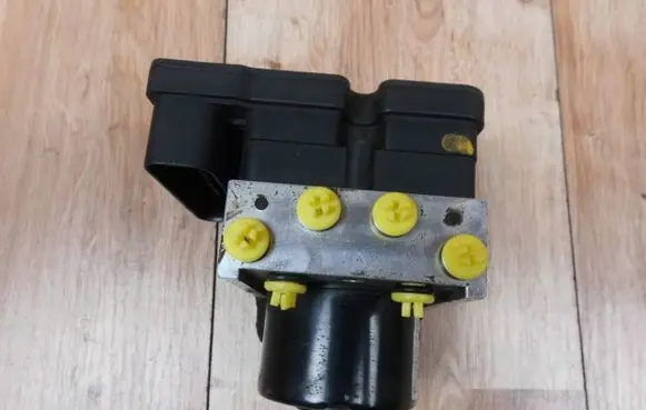 Mazda 2 ABS Pump D651437A0D 06210952403