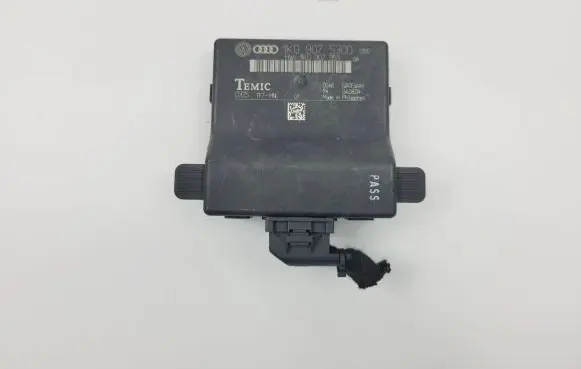 Audi A3 S3 8P Gateway control module 1K0907530D