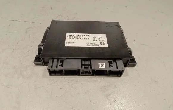 Mercedes-Benz E W213 Gearbox control unit/module A2139002501