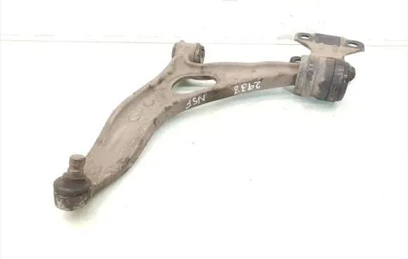 Ford Focus Front lower control arm/wishbone