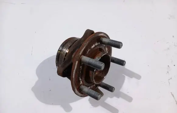 Ford Explorer VI Rear wheel bearing hub LB5Z-1104-B