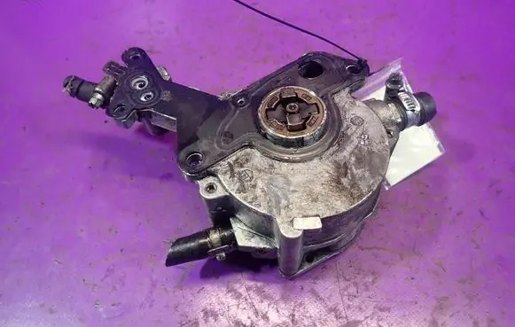 Audi A4 S4 B7 8E 8H Vacuum pump