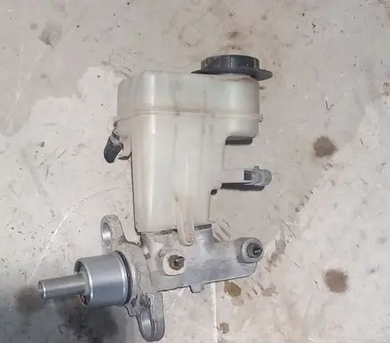 Opel Signum Brake fluid reservoir G11P8