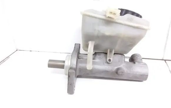 Master brake cylinder