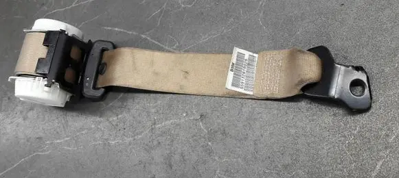 BMW 5 E60 E61 Seat belt trim 040528