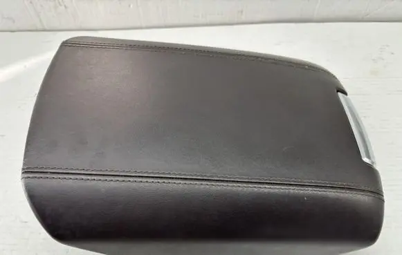 Porsche Cayenne (92A) Armrest 