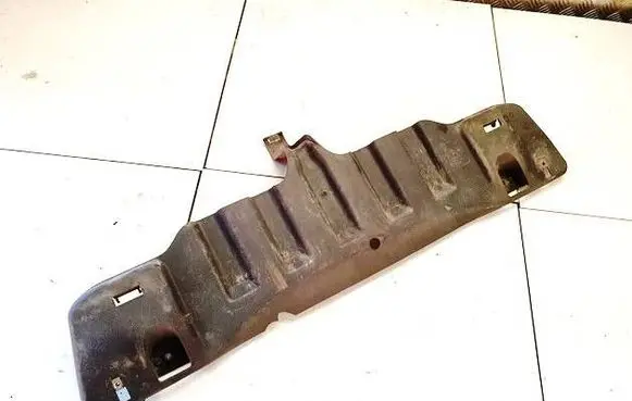 Volkswagen PASSAT B7 Engine splash shield/under tray 3C0501713