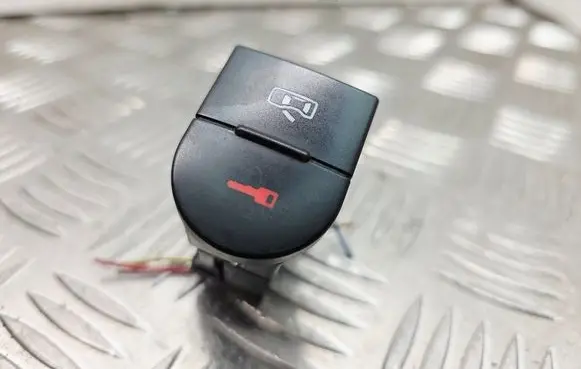 Audi TT Mk1 Central locking switch button 8N0962107A