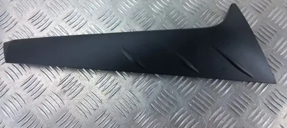 Tailgate/trunk spoiler