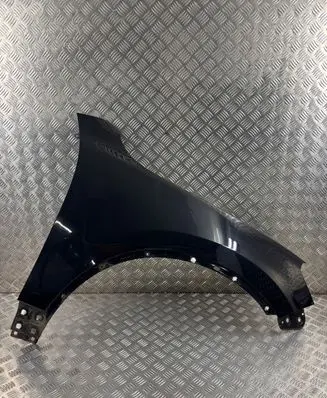 Volkswagen Touareg II Fender