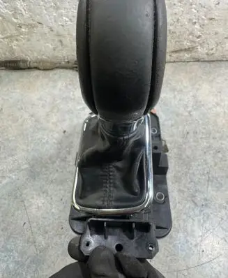 Subaru Outback (BS) Gear shifter/selector 35150AJ010 35150AJ000