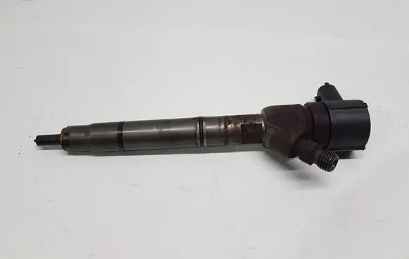 Hyundai i30 Fuel injector 338002A900