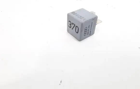Audi A6 S6 C5 4B Other relay 8D0951253