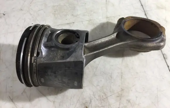 Iveco Daily 35 - 40.10 Piston with connecting rod 096088