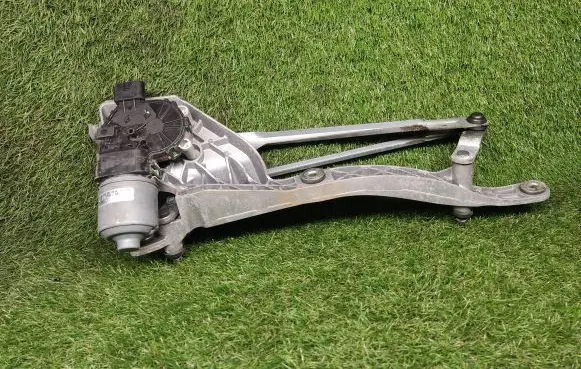 Ford Fiesta Wiper motor AE8317508AB AE8317500AF