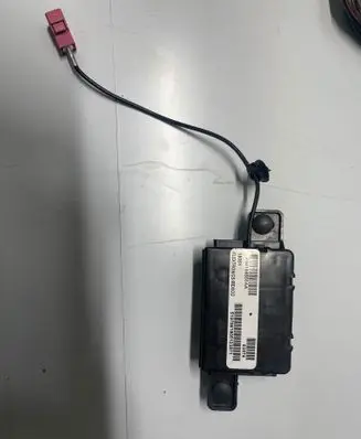 Dodge Challenger Antenna control unit P68186558AA 5197861805103871