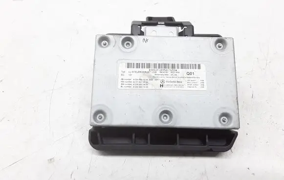 Mercedes-Benz C W204 GPS navigation control unit/module A2049000300