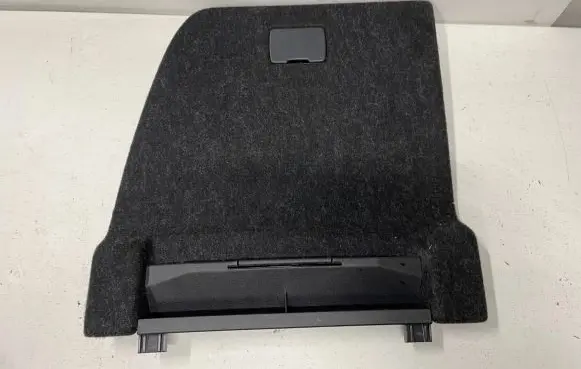 Trunk/boot side trim panel