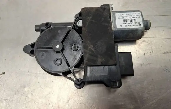 Peugeot 308 Front door window regulator motor 9675467480
