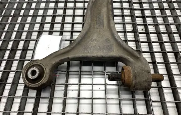 Volvo V70 Front control arm