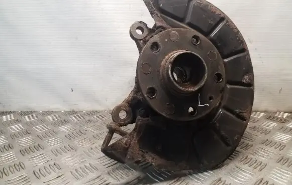 Skoda Octavia Mk2 (1Z) Front wheel hub spindle knuckle