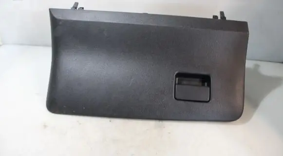 Toyota Yaris Glove box
