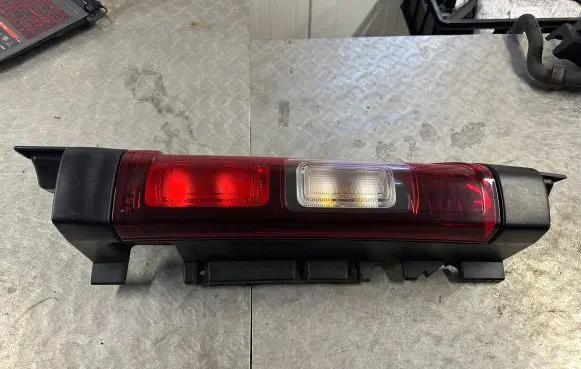 Renault Trafic III (X82) Rear/tail lights 265556737R