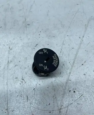 Passenger airbag on/off switch