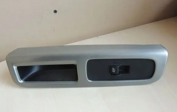 Volvo V50 Electric window control switch 8663815