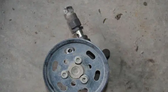 Volkswagen Golf IV Power steering pump